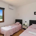 Maca By Вилла Коральео