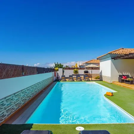 Maca By * Κοραλέχο